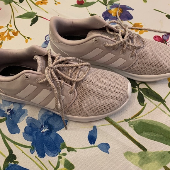 Adidas blush pink women’s size6. NWT - Picture 2 of 3